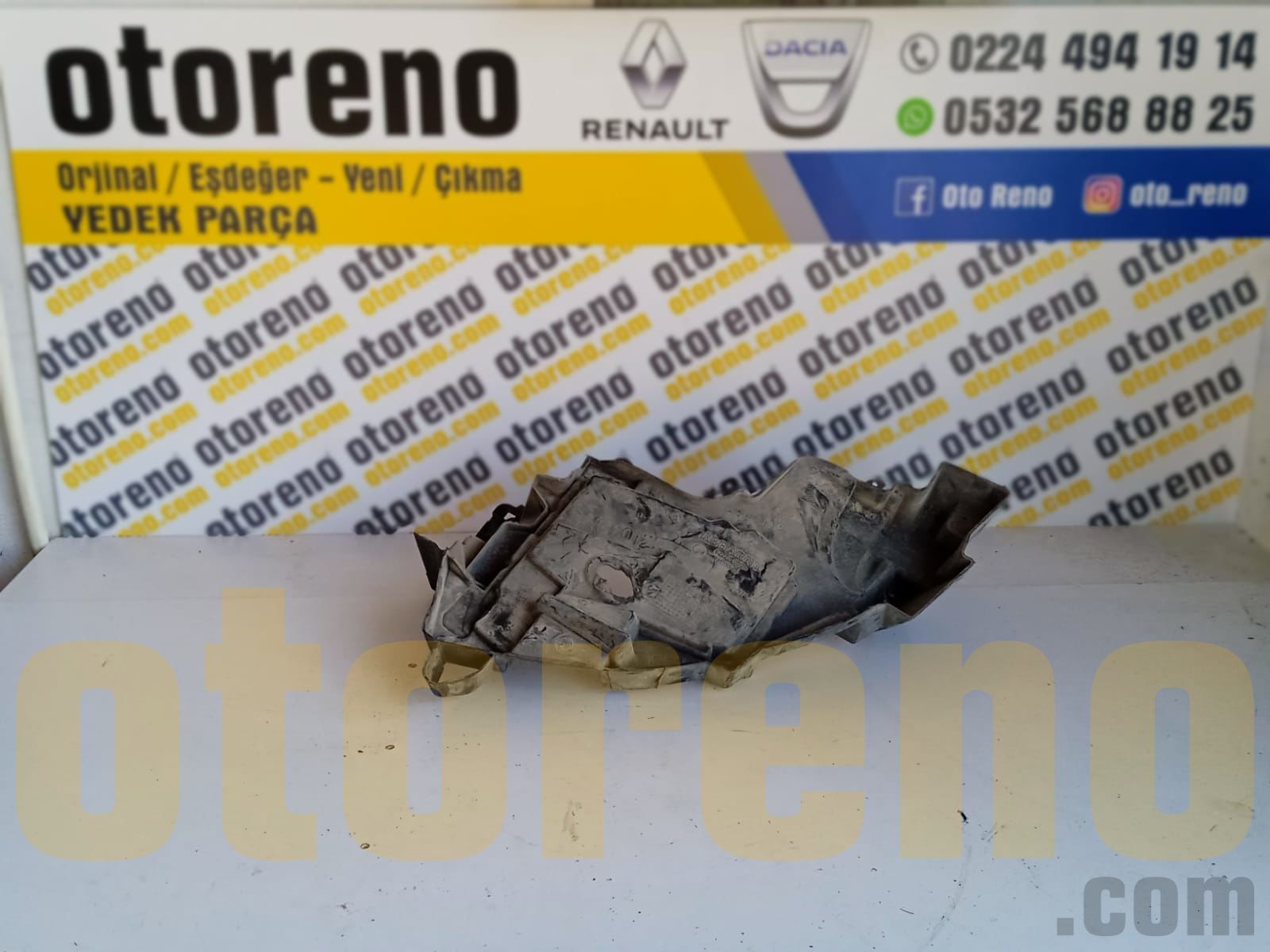 Renault Fluence Sağ Far Tampon Bağlantı Ayağı 622220012R
