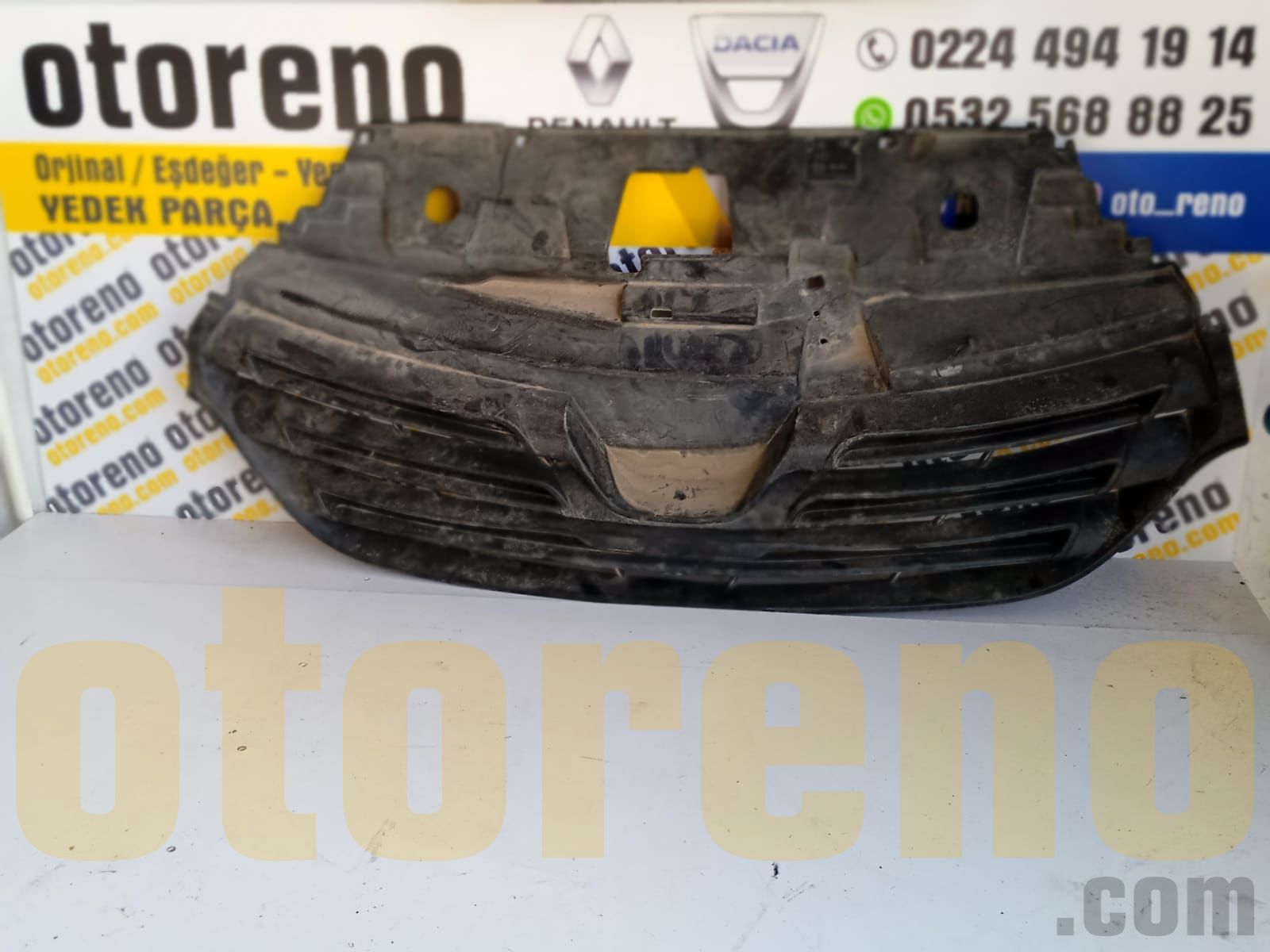 8200721895 RENAULT CLİO 4 2015 ÇIKMA ORJİNAL ÖN PANJUR MAKYAJLI