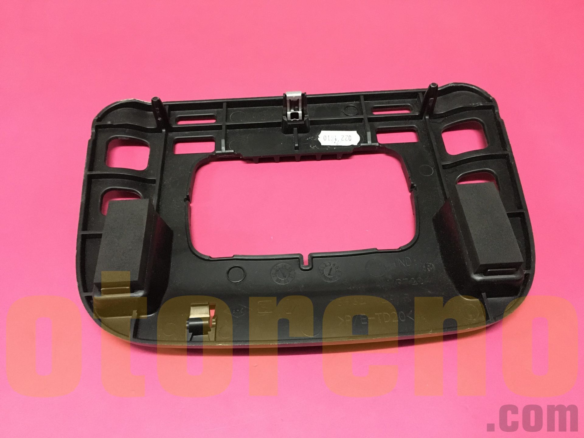 ARKA ORTA TAVAN LAMBASI ALT BAKALİTİ KAPLAMASI PLASTİĞİ RENAULT MEGAN 4 G1