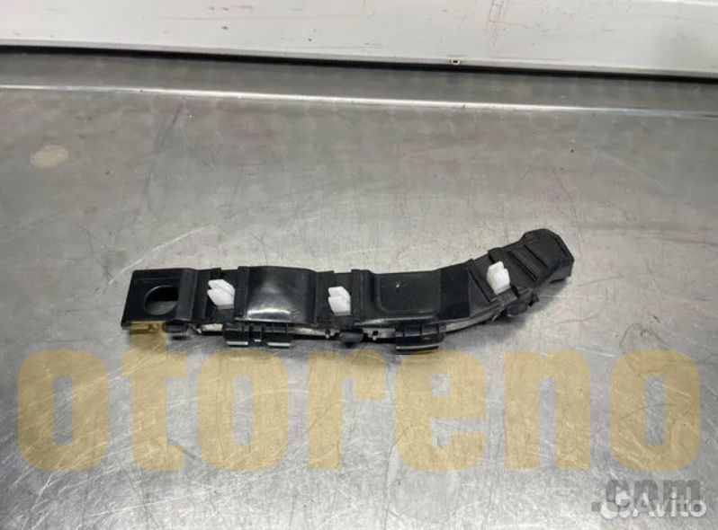 Ön tampon braketi sol Hyundai Matrix G2